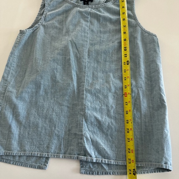 GAP Chambray split back sleeveless shirt! S - Picture 6 of 6